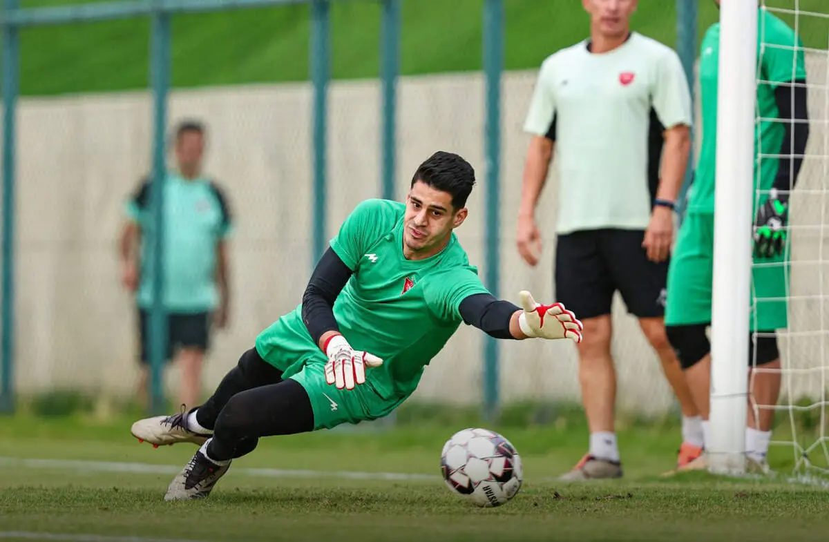 شماره یک پرسپولیس به پیام رسید؛ سنگربان جدید آماده درخشش