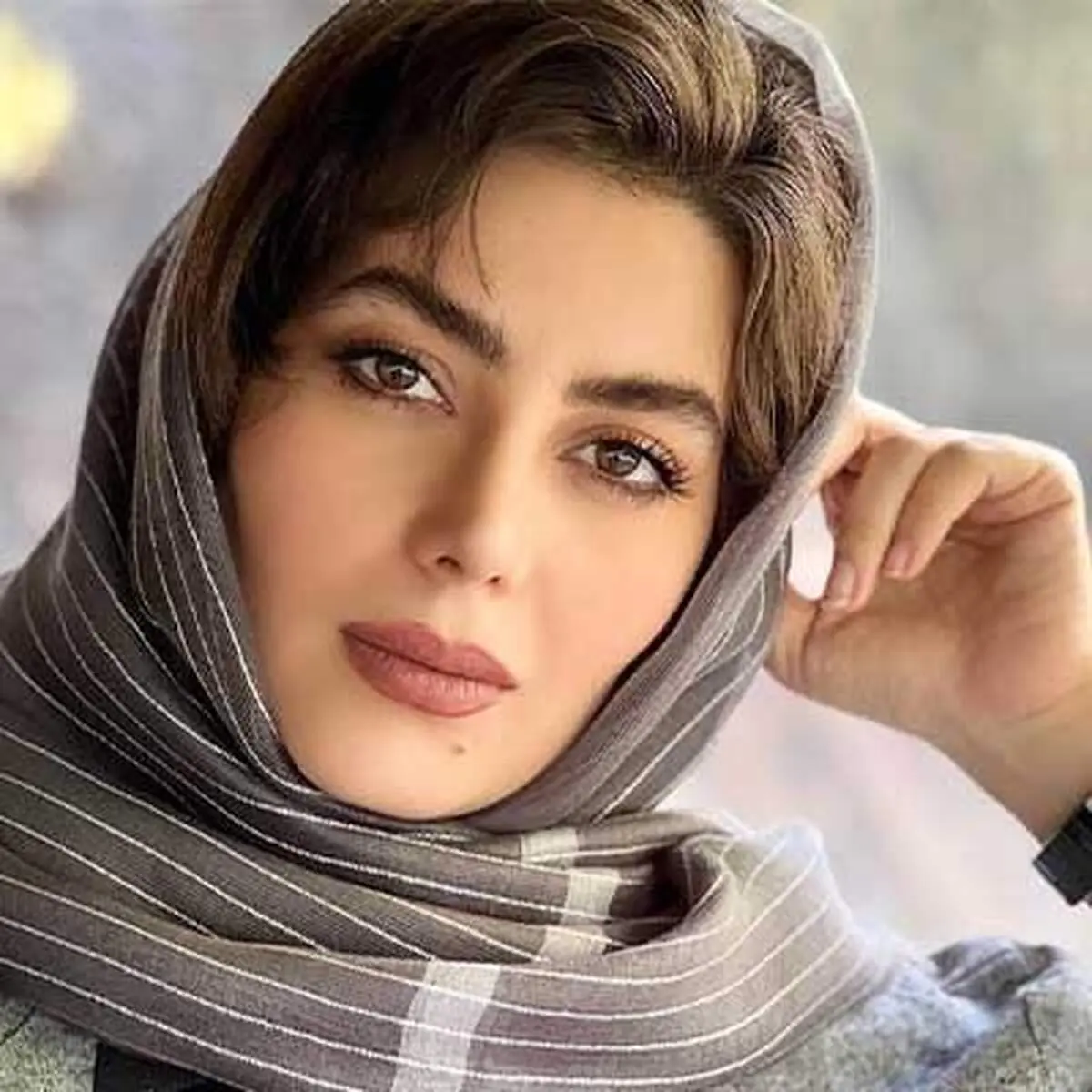 روژان سریال نون خ بعد از مدتها با تیپ جدید