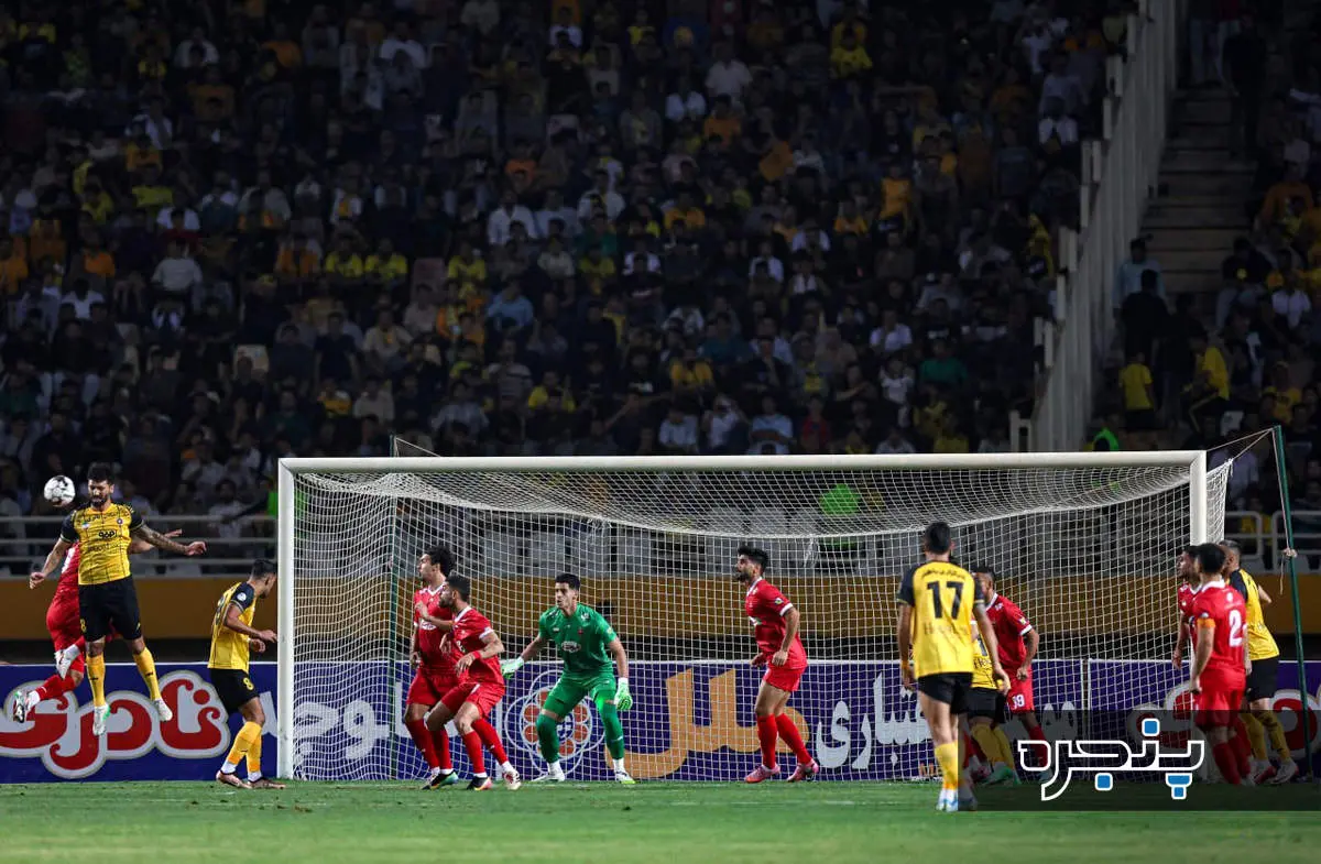 فرار پیروزمندانه پرسپولیس از اصفهان در شب فرصتسوزیهای پرشمار سپاهان