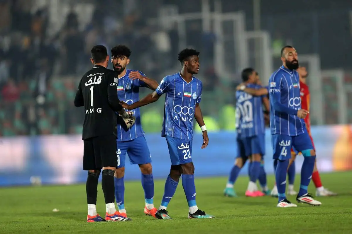 ستاره خارجی استقلال  چهار بازی سرنوشت‌ساز را از دست می‌دهد!