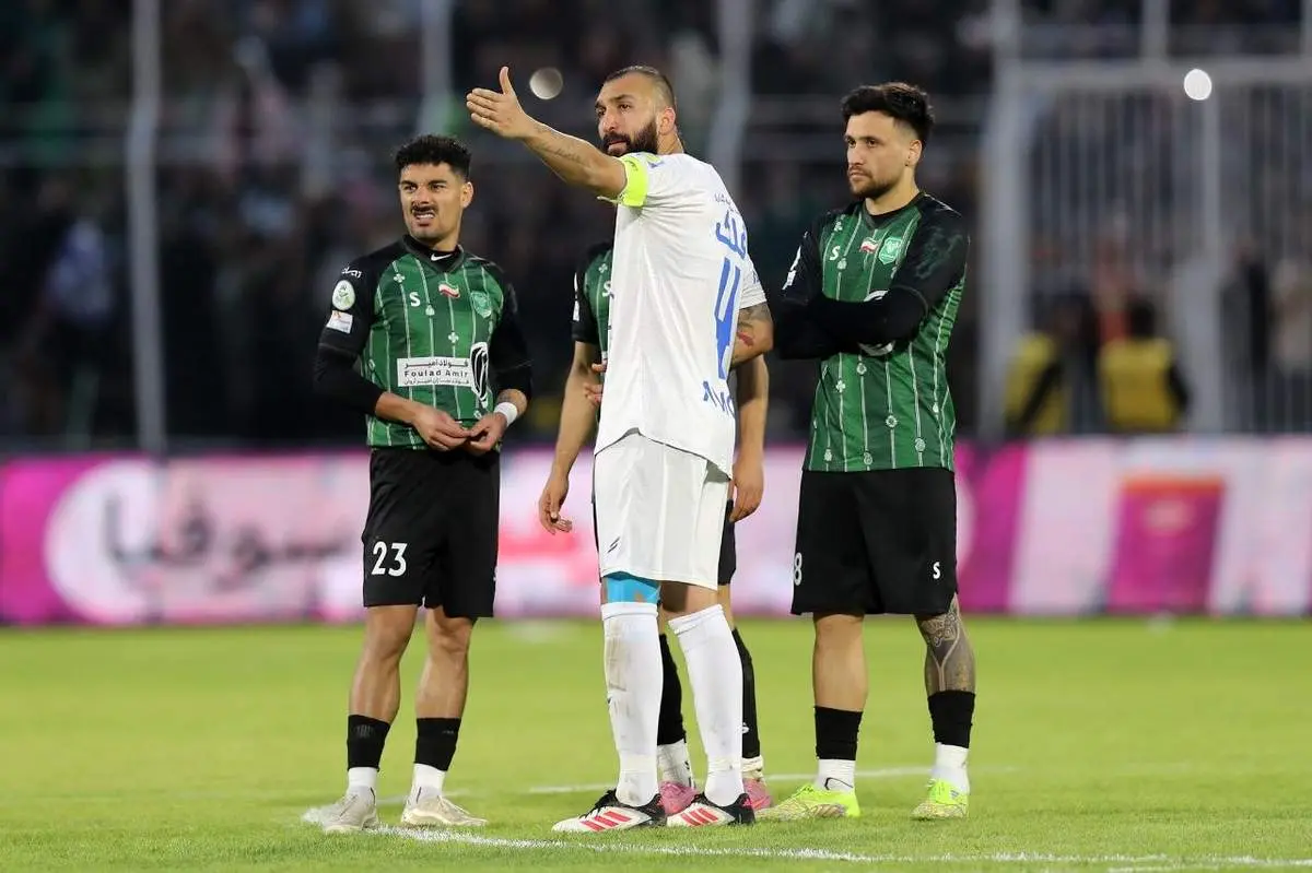 فاجعه بعد از تساوی خیبر و استقلال/ حمله خونین به کادر آبی‌ها در خرم‌آباد + عکس