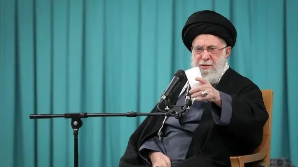 رهبر انقلاب: رئیس جمهور آمریکا را مجرم می‌دانیم / چند هزار نفر را و بعضی‌ها را کاملا وحشیانه به قتل رساندند