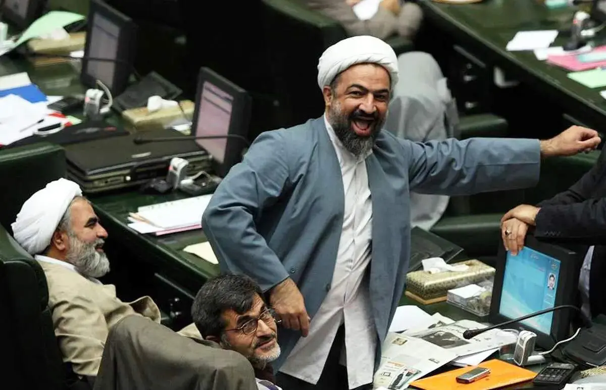 ویدیو: تشنج، درگیری و توهین در مجلس هنگام تذکر حمید رسایی