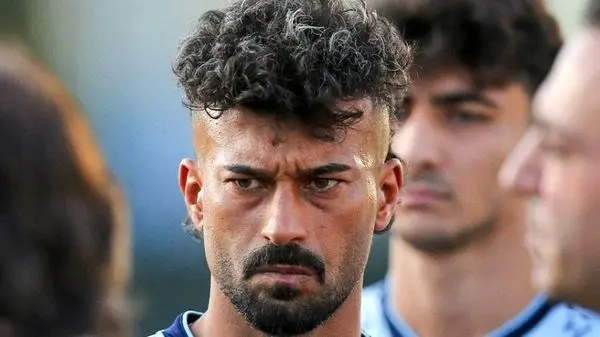 سقوط ناگهانی رامین رضاییان بعد از گل نجات‌بخش استقلال مقابل ذوب‌آهن!