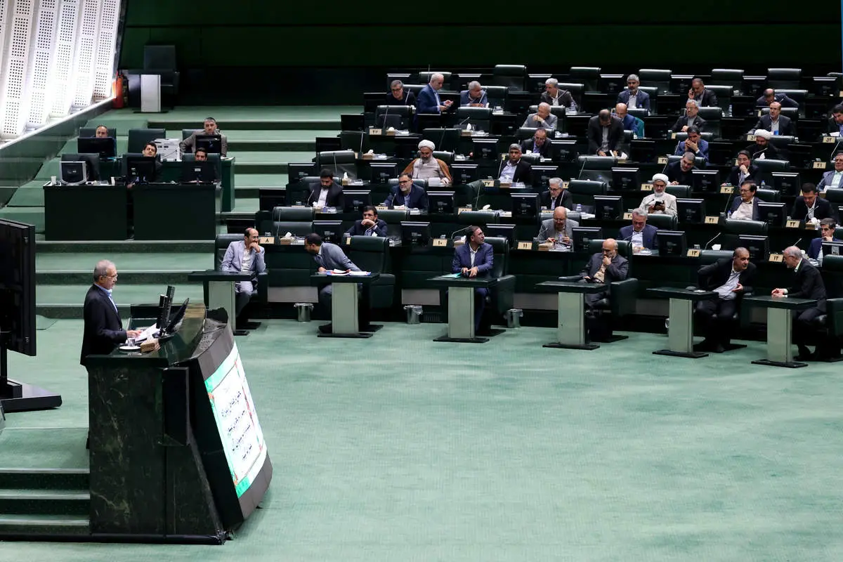 لایحه بودجه ۱۴۰۵: حداقل حقوق کارمندان و کارگران حداقل ۳۰ درصد افزایش می‌یابد