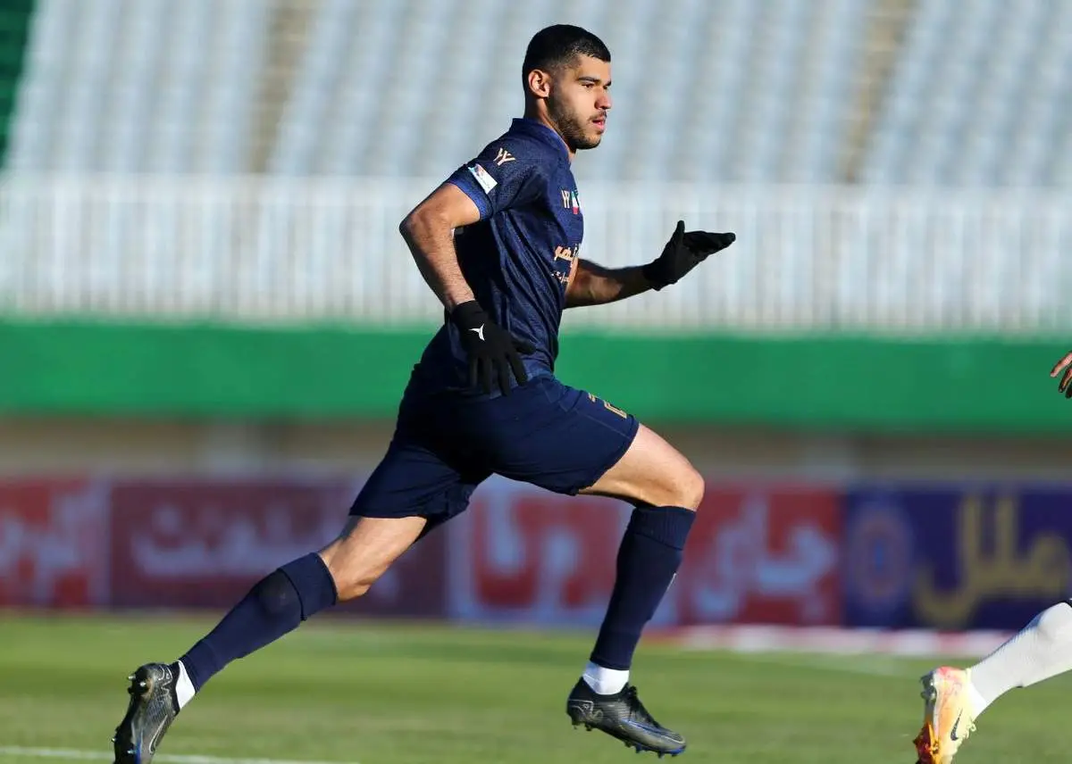 پشتپرده بنبست پرسپولیس در جذب مدافع استقلالی