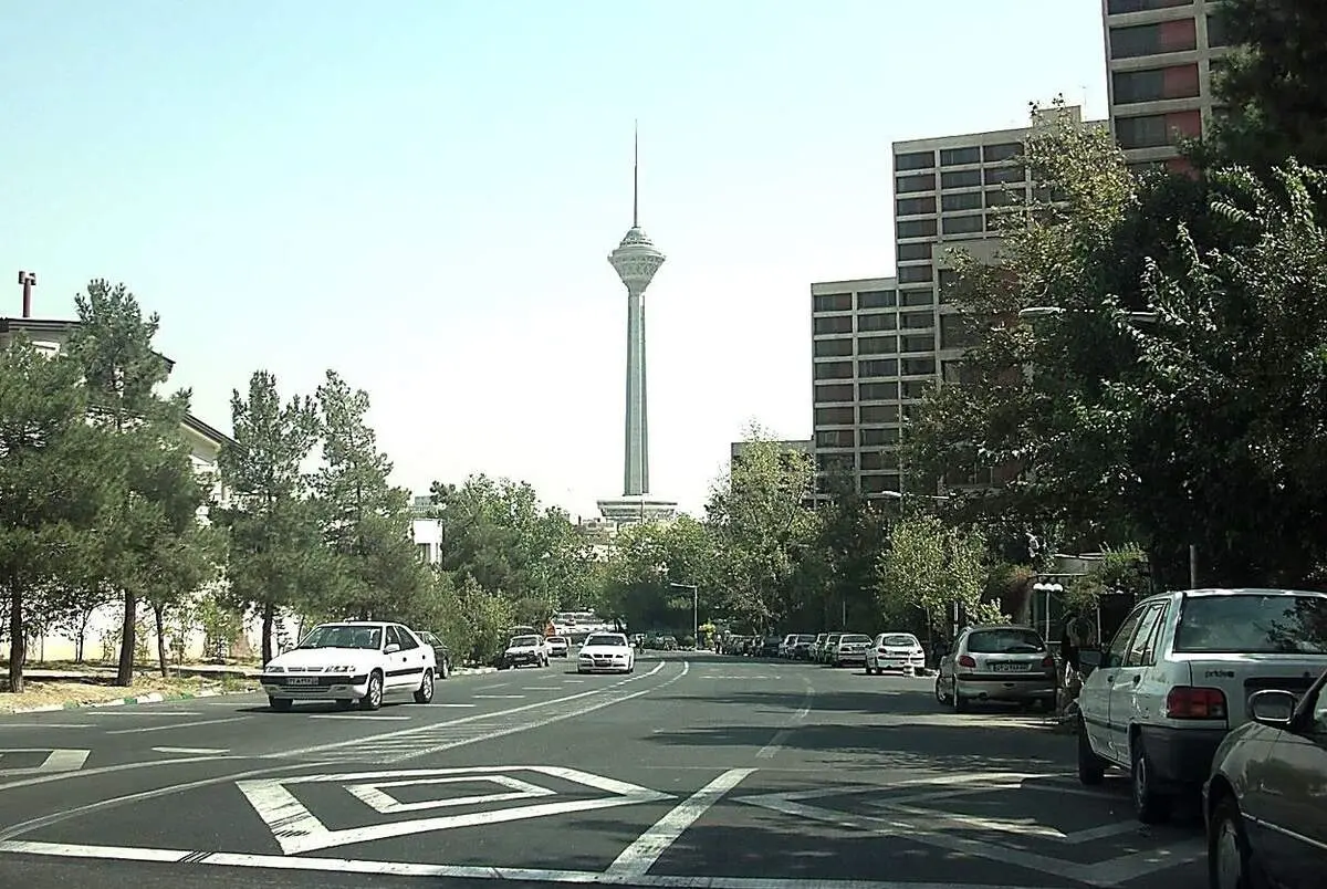 ویدیو: سرقت وحشیانه گردنبند یک زن در روز روشن و در سعادت آباد تهران!
