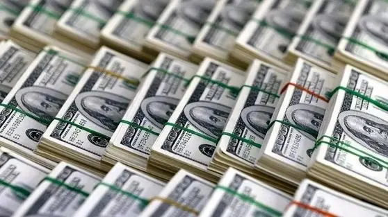 پیش بینی قیمت دلار ۲۴ فروردین ۱۴۰۴/  نگاه بازار ارز به مذاکرات عمان دوخته شد