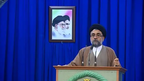 امام جمعه بوشهر: اگر دست‌اندرکاران فستیوال کوچه این‌قدر توانایی دارند که پای مقامات عالی دولتی را وسط بکشند، چرا برای حل مشکلات مردم تلاش نمی‌کنند؟