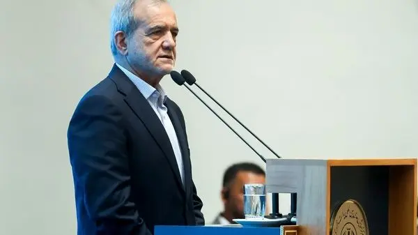 پزشکیان: هیچ وقت حاضر نیستم تصمیمی بگیرم که کشور را دچار بحران کند