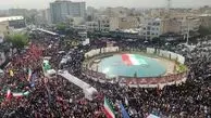 سلفی جنجالی خبرنگار CNN در میان هزاران شرکت‌کننده مراسم تشییع شهدای اقتدار در تهران