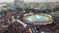سلفی جنجالی خبرنگار CNN در میان هزاران شرکت‌کننده مراسم تشییع شهدای اقتدار در تهران
