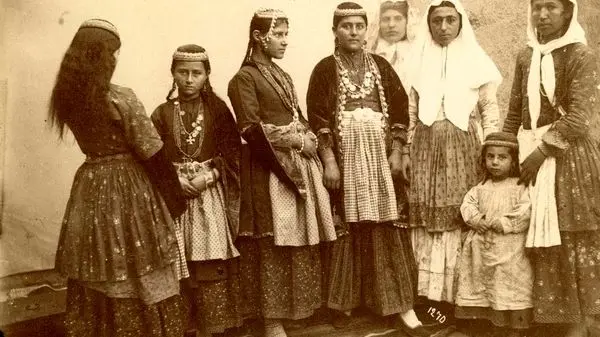 نمایی نایاب از عوارضی کرج در عصر قاجار؛ جاده‌ای با عوارض اسب و الاغ!
