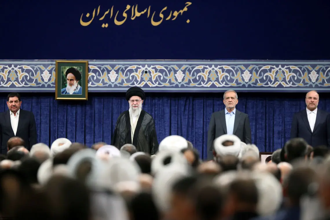 مراسم تنفیذ حکم ریاست جمهوری مسعود پزشکیان توسط رهبر انقلاب