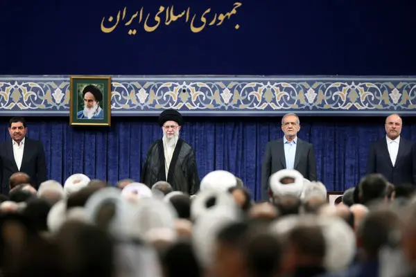 مراسم تنفیذ حکم ریاست جمهوری مسعود پزشکیان توسط رهبر انقلاب