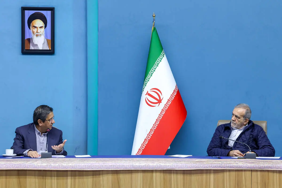 عبدالناصر همتی رئیس بانک مرکزی شد