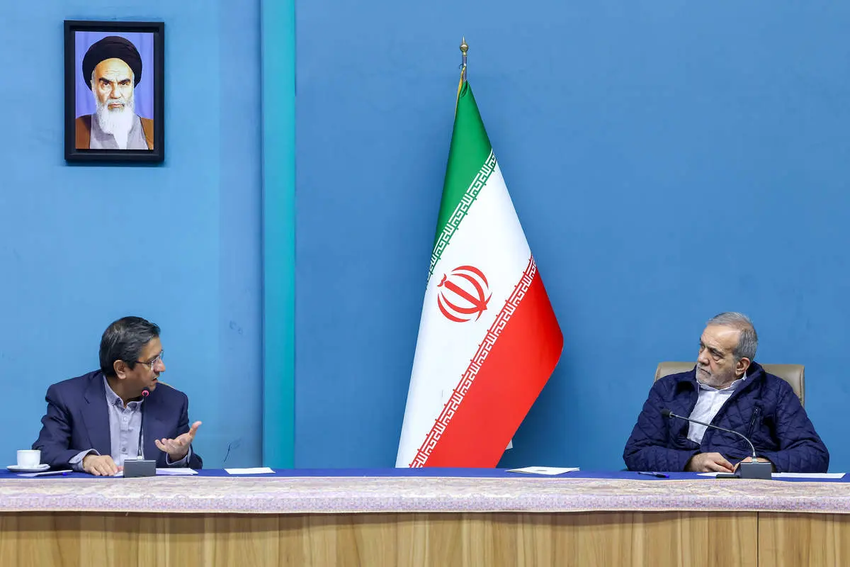 عبدالناصر همتی رئیس بانک مرکزی شد