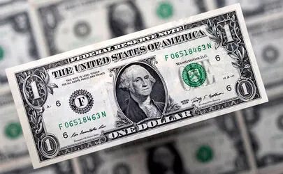 قیمت دلار و قیمت یورو امروز دوشنبه ۴ اسفند ۱۴۰۴/ دلار چند تومان ریخت؟