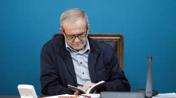 حمله تند پزشکیان به پیام‌نور؛ مدرک‌فروشی دیگر قابل تحمل نیست