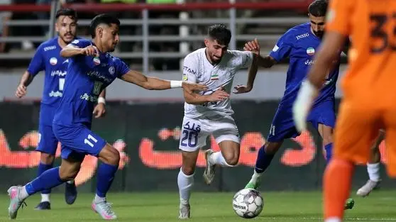 بررسی صحنه مشکوک بازی استقلال و استقلال خوزستان/ پنالتی آبی‌ها سوخت؟