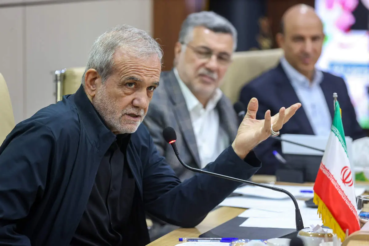 پزشکیان: پزشکان می‌توانند بدون انتظار از دولت، تغییرات اساسی در سلامت ایجاد کنند