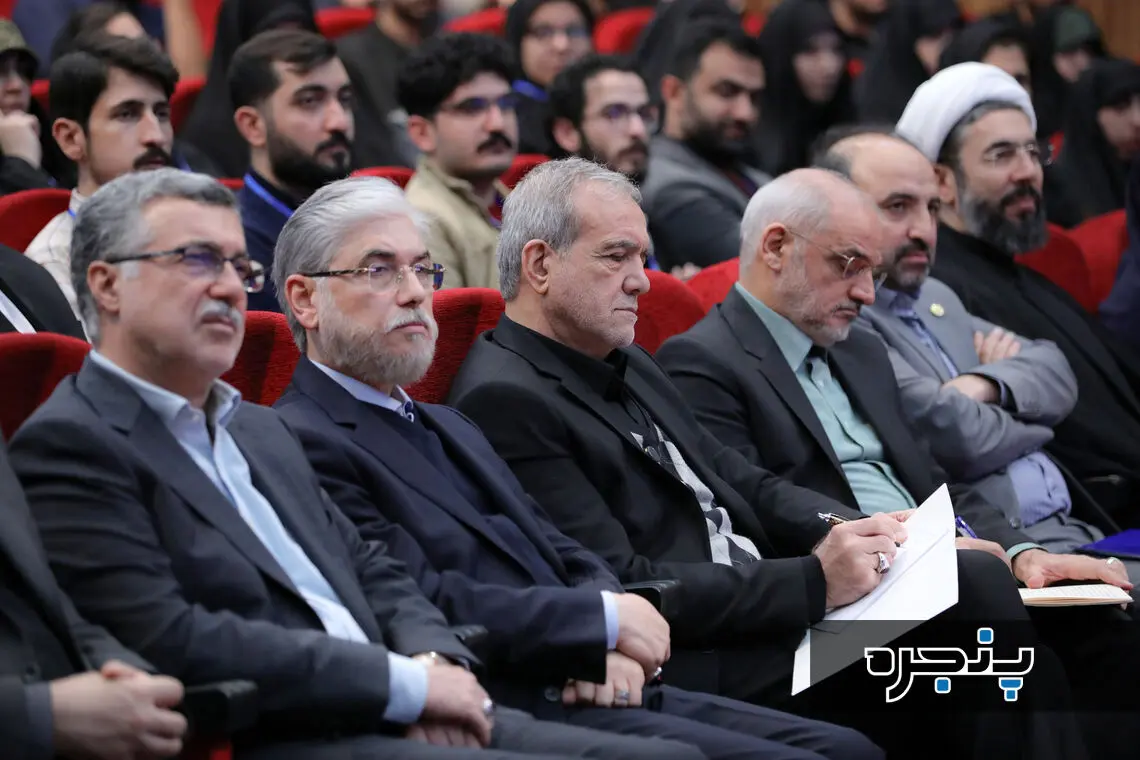 مراسم روز دانشجو در دانشگاه شریف با حضور مسعود پزشکیان