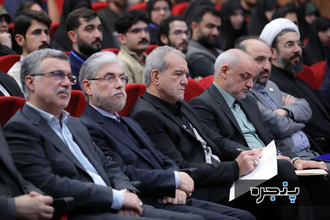 مراسم روز دانشجو در دانشگاه شریف با حضور مسعود پزشکیان