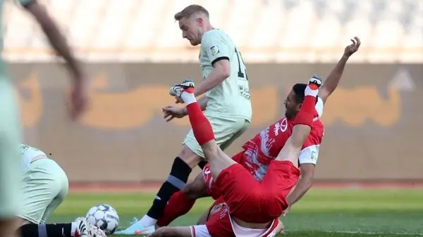 شیطنت عجیبی که تراکتوری‌ها علیه پرسپولیس کردند/ ستاره قرمزها روی بلیت پاک شد!+عکس