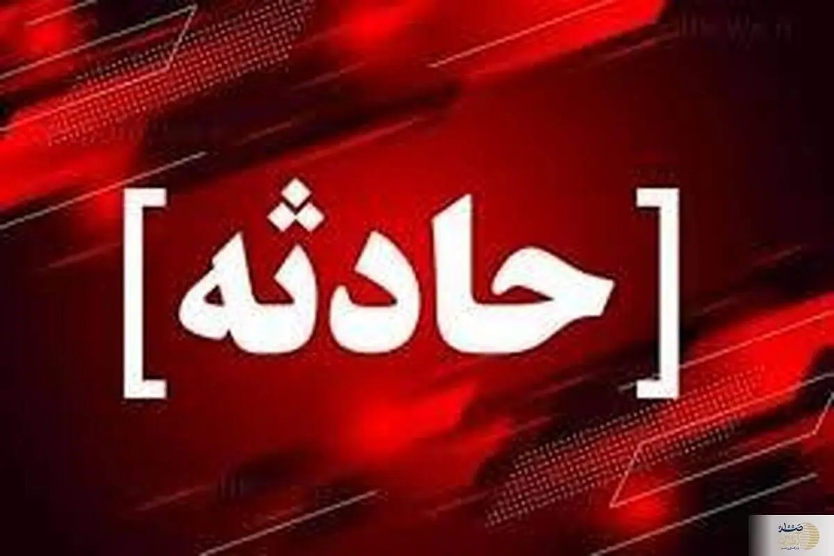 فرود وحشتناک یک مادر به همراه کودک ۵ ساله با خودروی شخصی به داخل استخر +عکس