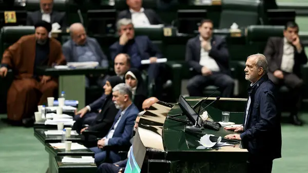 حمله تند پزشکیان به پیام‌نور؛ مدرک‌فروشی دیگر قابل تحمل نیست