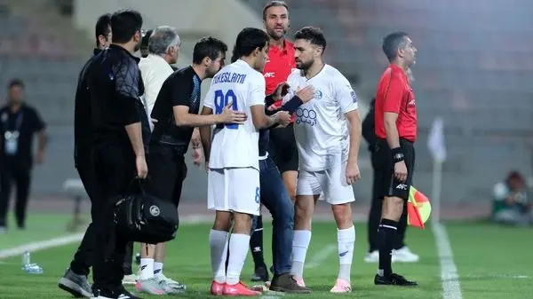 بحران دروازه بانی در قلب استقلال/ مشکل بزرگ استقلال تا دربی ادامه دارد؟