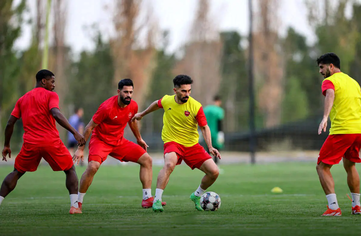 ستاره قرمزها بازوبند پرسپولیس را پس زد