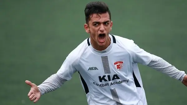 رقابت داغ پرسپولیس و فولاد بر سر جذب مهاجم استقلالی