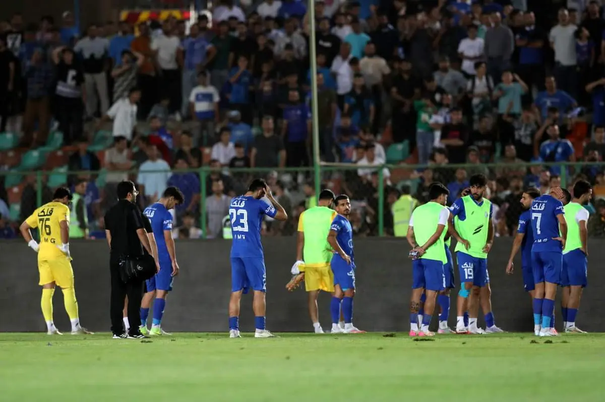 درگیری بازیکنان استقلال با بازیکن پرسپولیسی