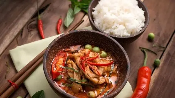 به این دلیل هیچ‌وقت نصف شب غذا نخورید؛ سلامت قلب و وزن شما در خطر است!